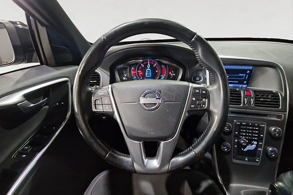 Volvo XC60 13 of 17