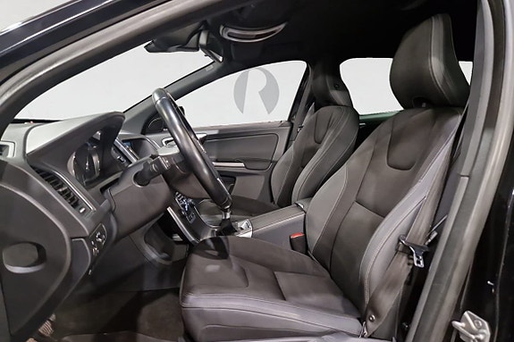 Volvo XC60 3 of 17