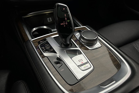 BMW 730 29 of 30