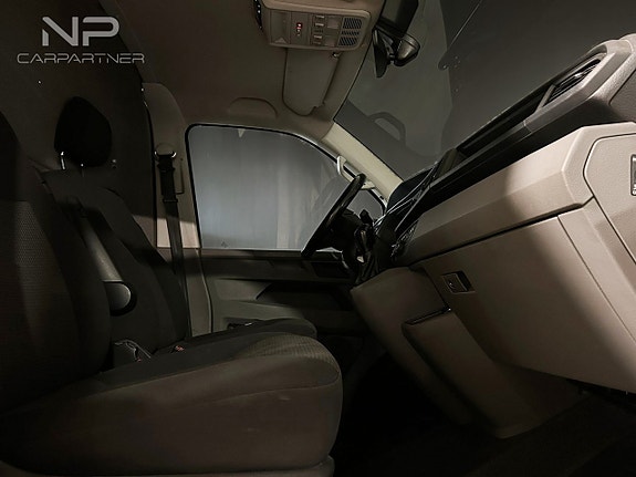 Volkswagen Transporter 12 of 26