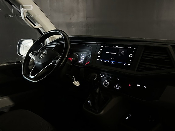 Volkswagen Transporter 13 of 26