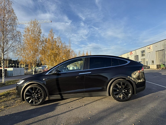 Tesla Model X 2 of 5