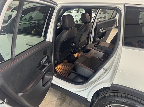Mercedes-Benz GLB200 d 9 of 20
