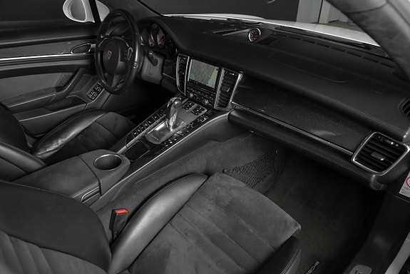 Porsche Panamera GTS 5 of 5