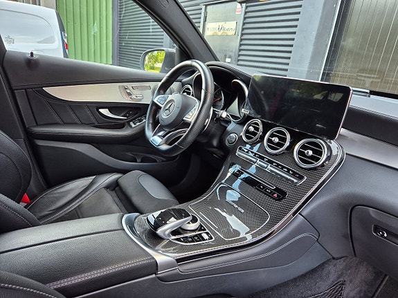 Mercedes-Benz GLC63 13 of 30