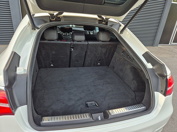 Mercedes-Benz GLC63 27 of 30