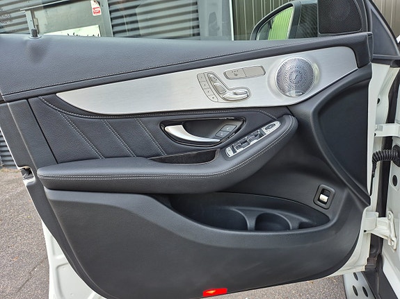 Mercedes-Benz GLC63 15 of 30