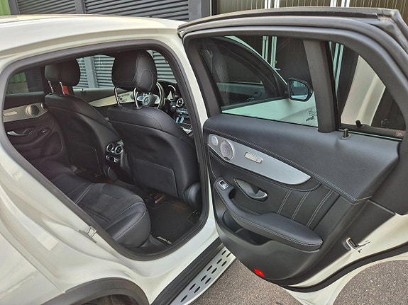 Mercedes-Benz GLC63 14 of 30