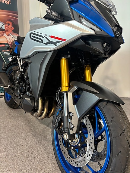 Suzuki GSX-S 1000 GX 2 of 5
