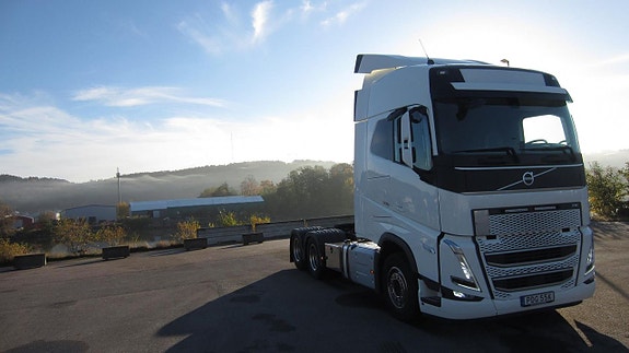 Volvo FH Dragbil / LNG Gasbil 2 of 6