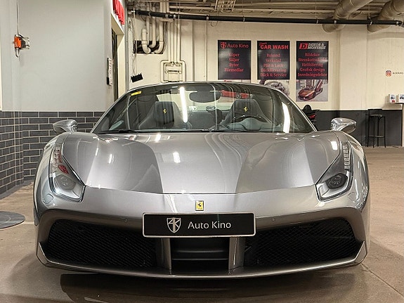 Ferrari 488 Spider 7 of 17