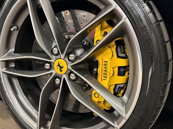 Ferrari 488 Spider 17 of 17