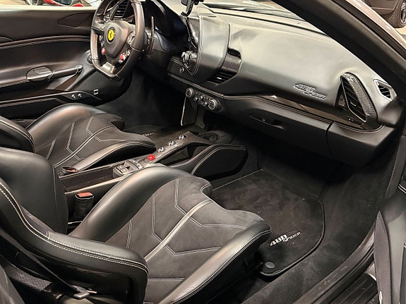 Ferrari 488 Spider 12 of 17