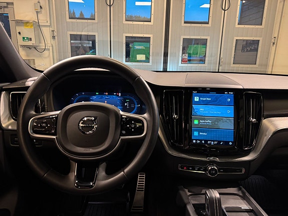 Volvo XC60 8 of 27