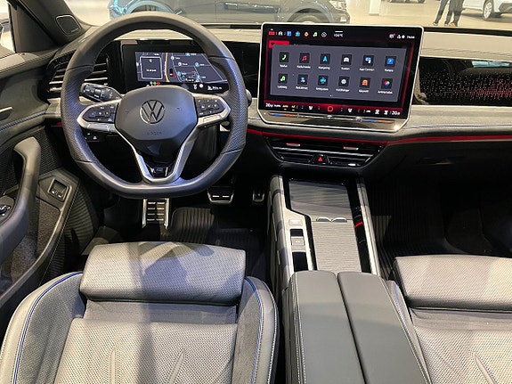 Volkswagen Passat 18 of 27