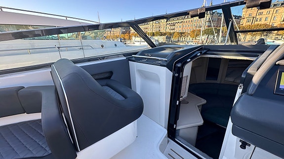 Sea Ray 380 SS -1992 16 of 23