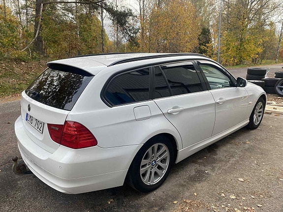 BMW 318 3 of 4