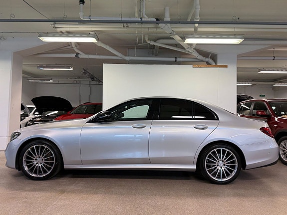 Mercedes-Benz E220 d 2 of 5
