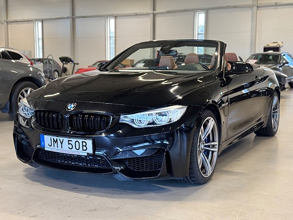 BMW M4 3 of 5