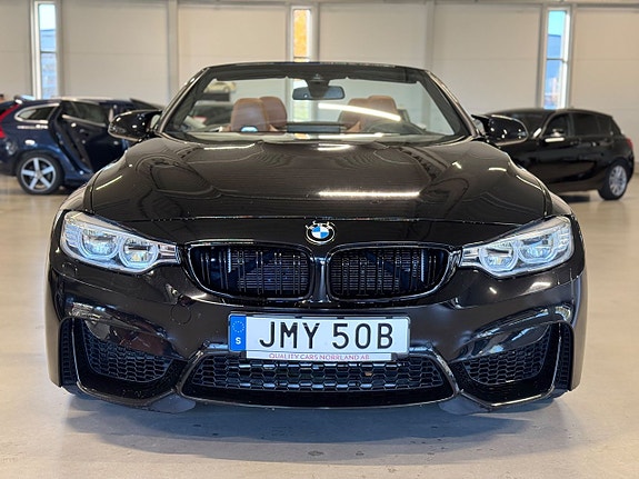 BMW M4 2 of 5