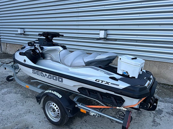 Sea-doo GTX LTD 325 iDF -2025 DEMO ink trailer 2 of 4