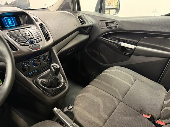 Ford Transit Connect 11 of 24