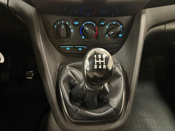 Ford Transit Connect 19 of 24