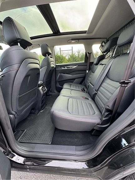 Maxus Euniq 6 4 of 6