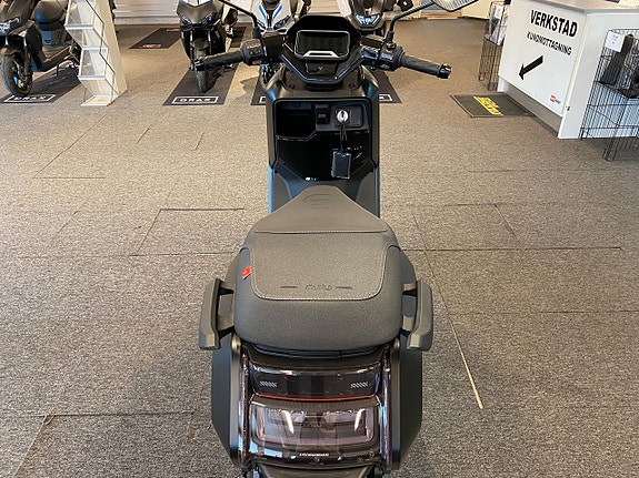 NIU  NQiX 150 45km/h Mattsvart 5 of 10