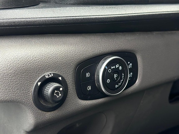 Ford Transit 9 of 15