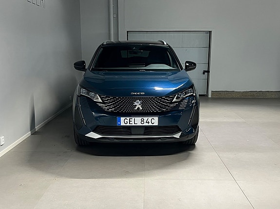 Peugeot 3008 2 of 5