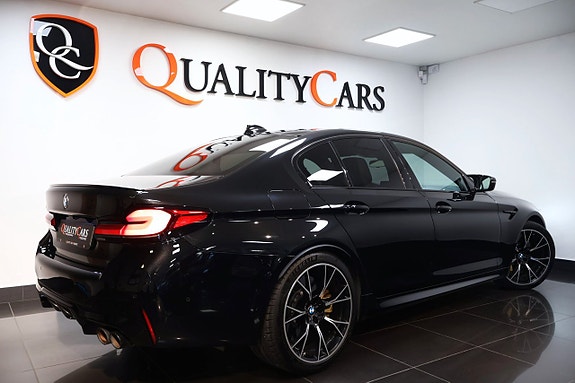 BMW M5 3 of 5