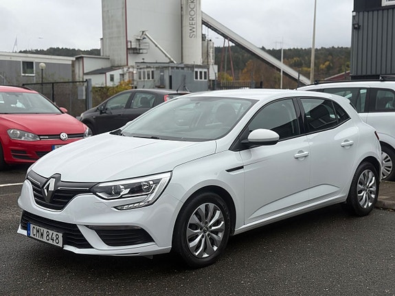 Renault Megane IV 4 of 5