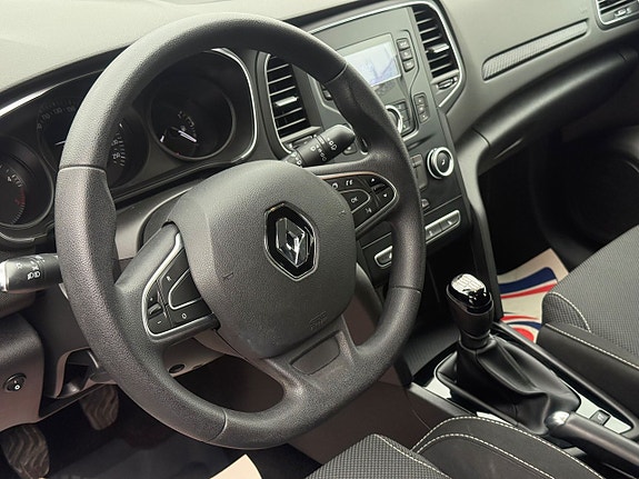 Renault Megane IV 5 of 5