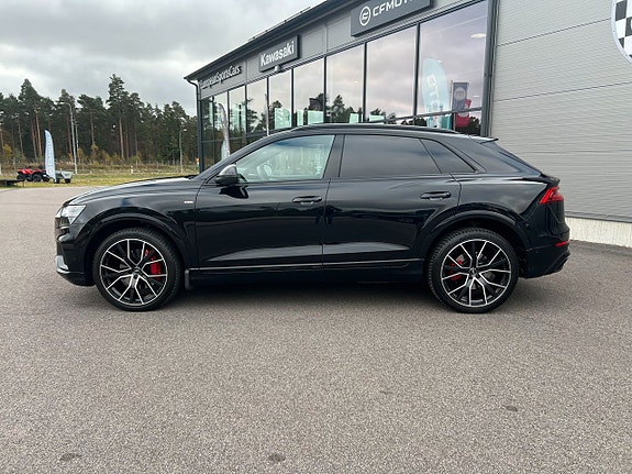 Audi Q8 2 of 18