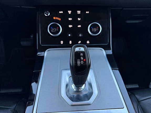 Land Rover Range Rover Evoque 12 of 26