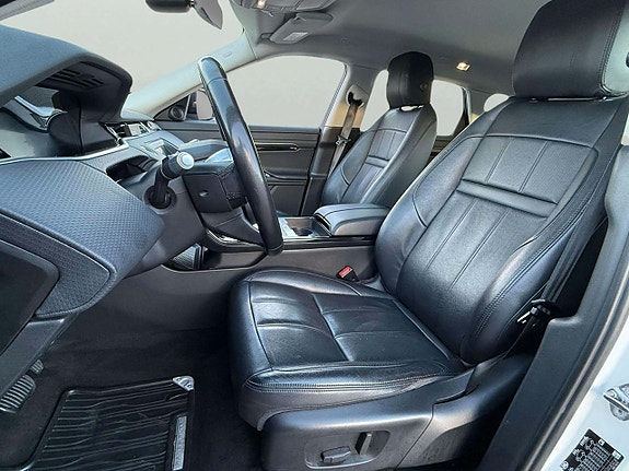 Land Rover Range Rover Evoque 13 of 26