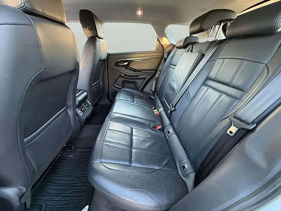 Land Rover Range Rover Evoque 17 of 26