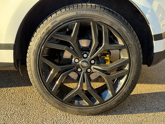 Land Rover Range Rover Evoque 23 of 26