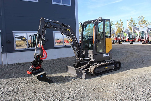 Ny Minigrävare Volvo ECR25D, ECR 25,  Rototilt med grip 2 of 12