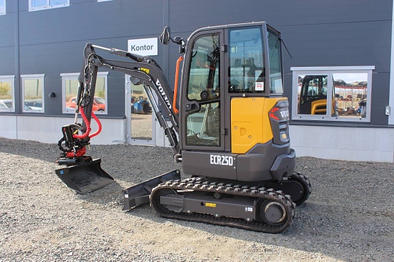Ny Minigrävare Volvo ECR25D Rototilt med grip