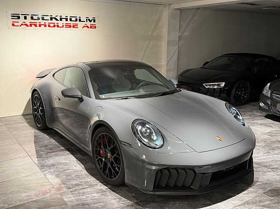 Porsche 911 2 of 5