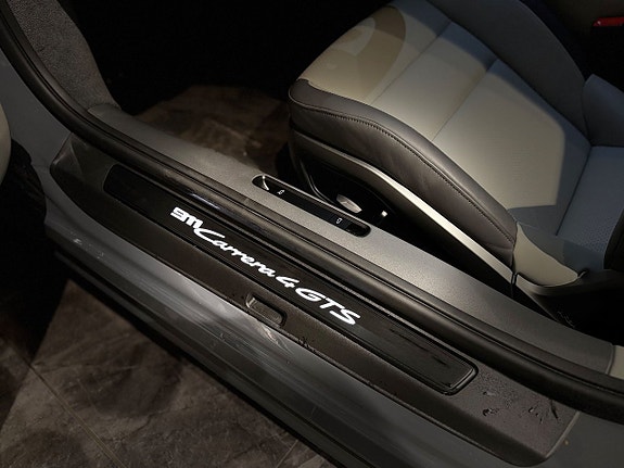 Porsche 911 19 of 28