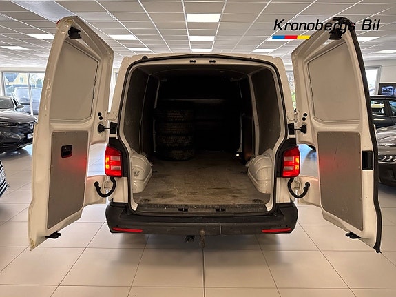 Volkswagen Transporter 14 of 17