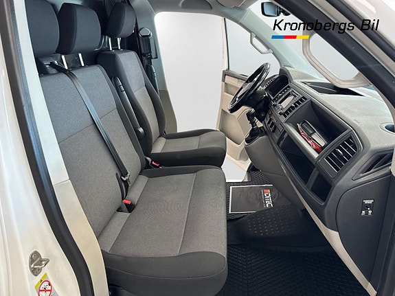Volkswagen Transporter 9 of 17