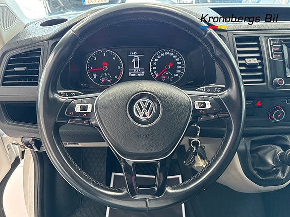 Volkswagen Transporter 15 of 17
