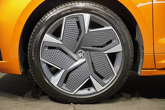 Skoda Enyaq RS 2 of 5