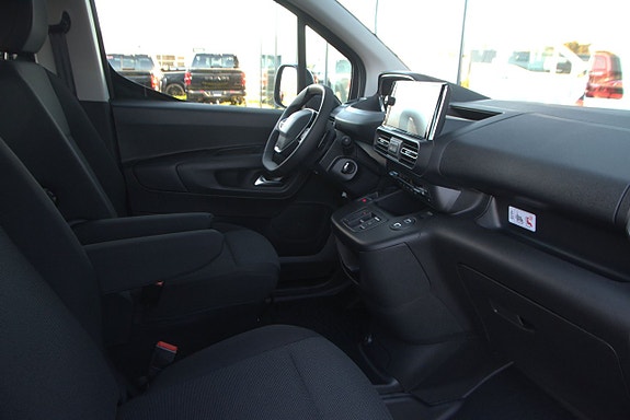 Peugeot Partner 12 of 16