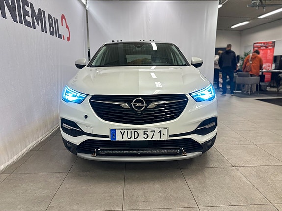 Opel Grandland X 2 of 5