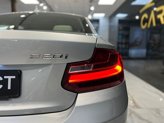 BMW 220i 21 of 22